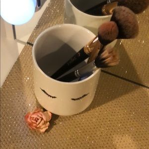 Sephora Eyelash make-up brush holder